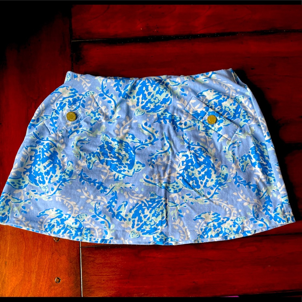 Lilly Pulitzer cotton skirt with undershorts. Ladies Small